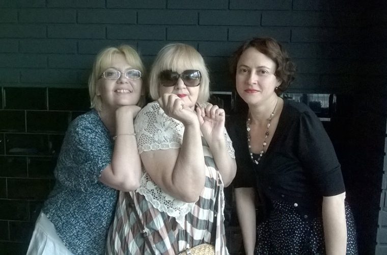 SMART FM: Chipuri fără mască – Cu Rodica Mandache şi Emilia Popescu. Invitată: Sandra Ecobescu (AUDIO)
