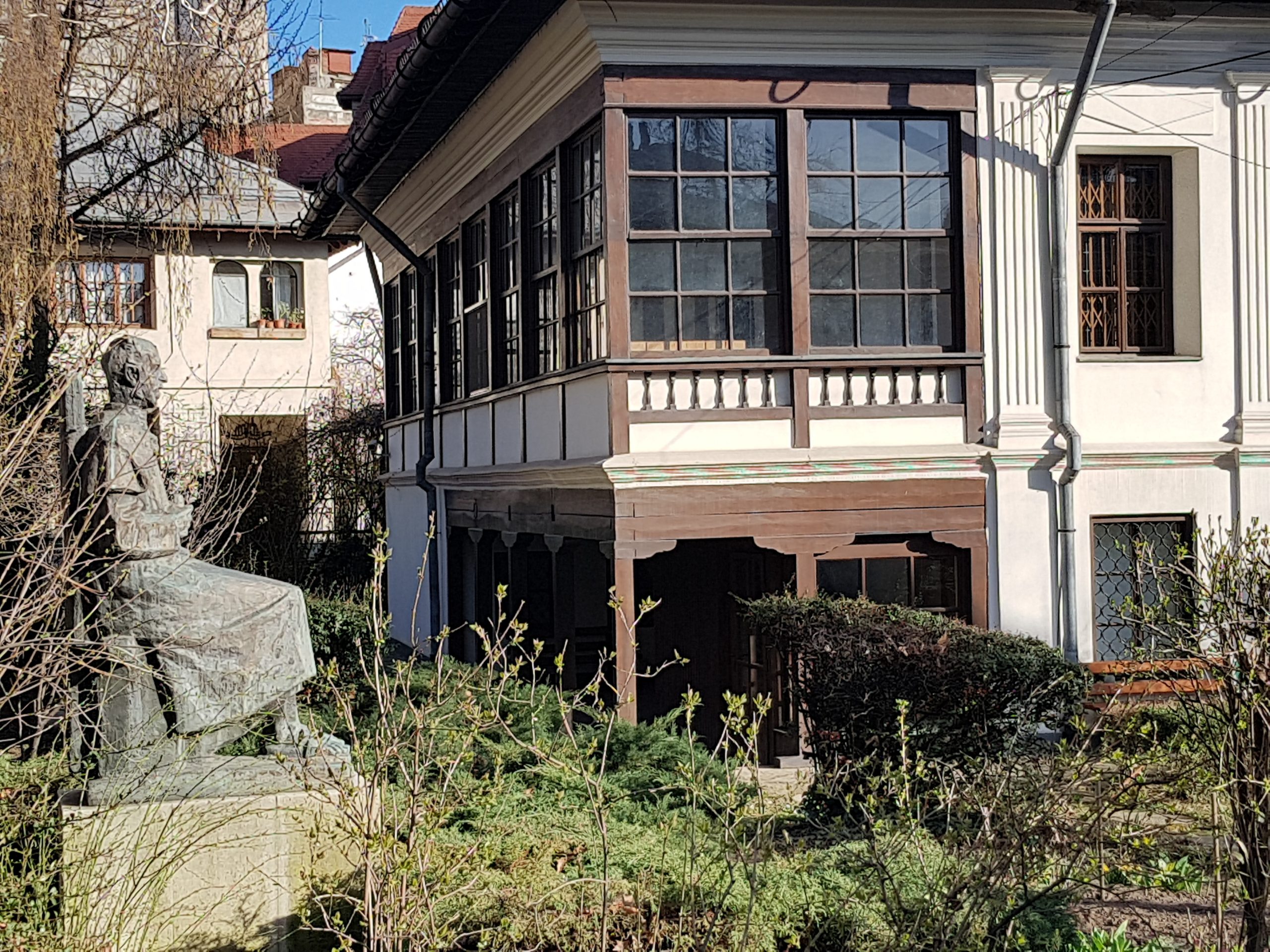 Clădiri istorice din Cartierul Armenesc, zonă veche a Bucureștiului. ce poți face în București fără bani